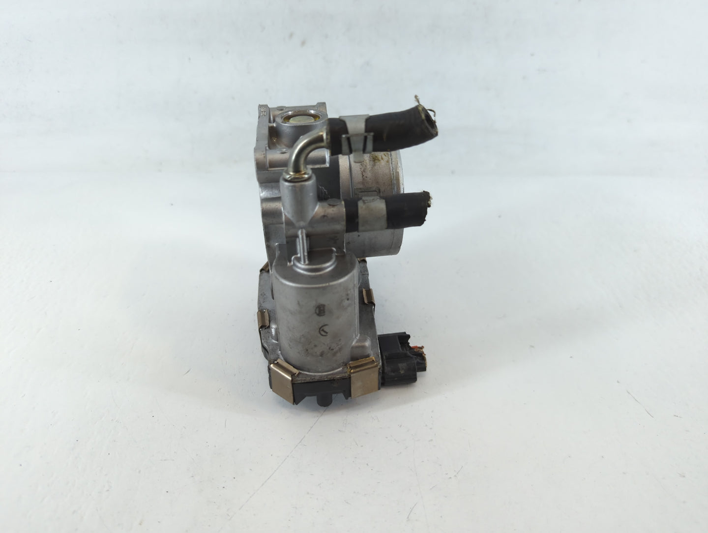 2017-2020 Infiniti Q60 Throttle Body P/N:7403 RME60-52 Fits Fits 2016 2017 2018 2019 2020 OEM Used Auto Parts - Oemusedautoparts1.com
