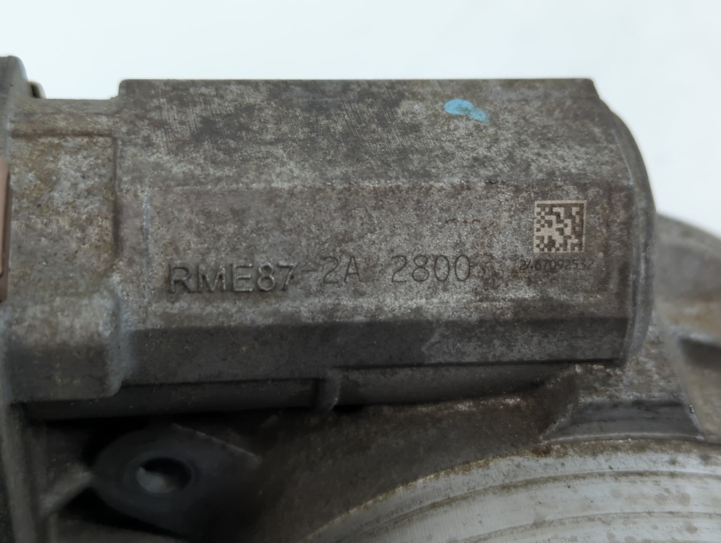 2006-2011 Cadillac Dts Throttle Body P/N:RME87-2A2800 Fits Fits 2006 2007 2008 2009 2010 2011 OEM Used Auto Parts - Oemusedautoparts1.com