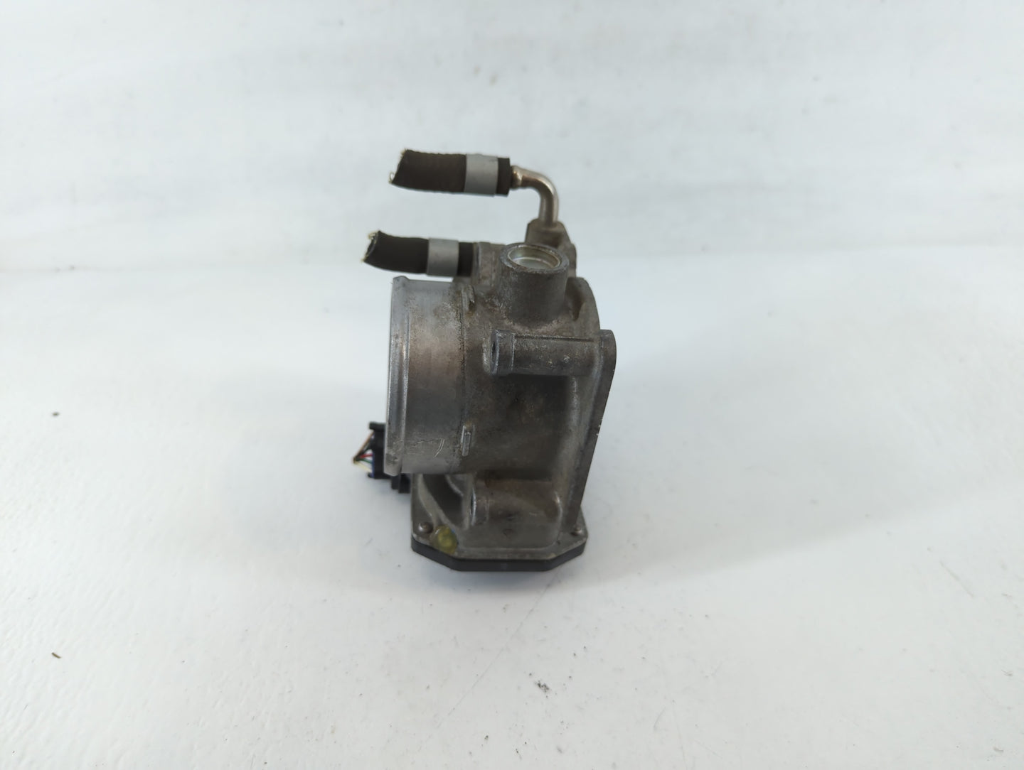 2013-2018 Nissan Altima Throttle Body P/N:3TA60-01 Fits Fits 2013 2014 2015 2016 2017 2018 2019 2020 OEM Used Auto Parts - Oemusedautoparts1.com