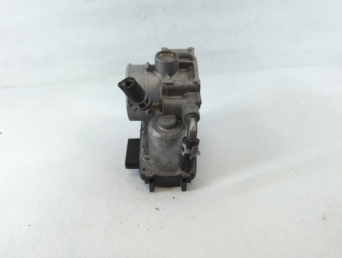 2013-2017 Mitsubishi Outlander Throttle Body Fits Fits 2013 2014 2015 2016 2017 OEM Used Auto Parts - Oemusedautoparts1.com