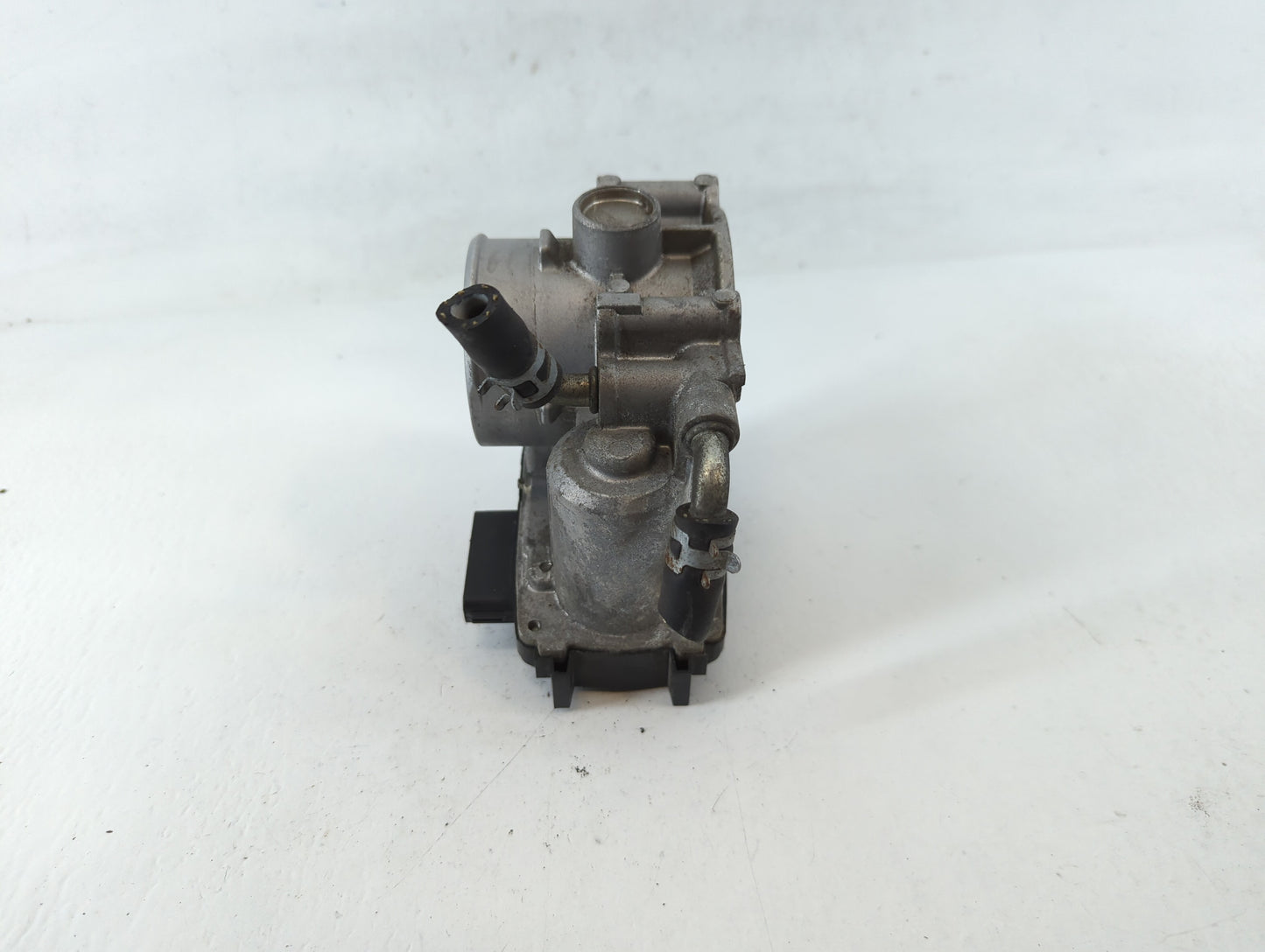 2013-2017 Mitsubishi Outlander Throttle Body Fits Fits 2013 2014 2015 2016 2017 OEM Used Auto Parts - Oemusedautoparts1.com