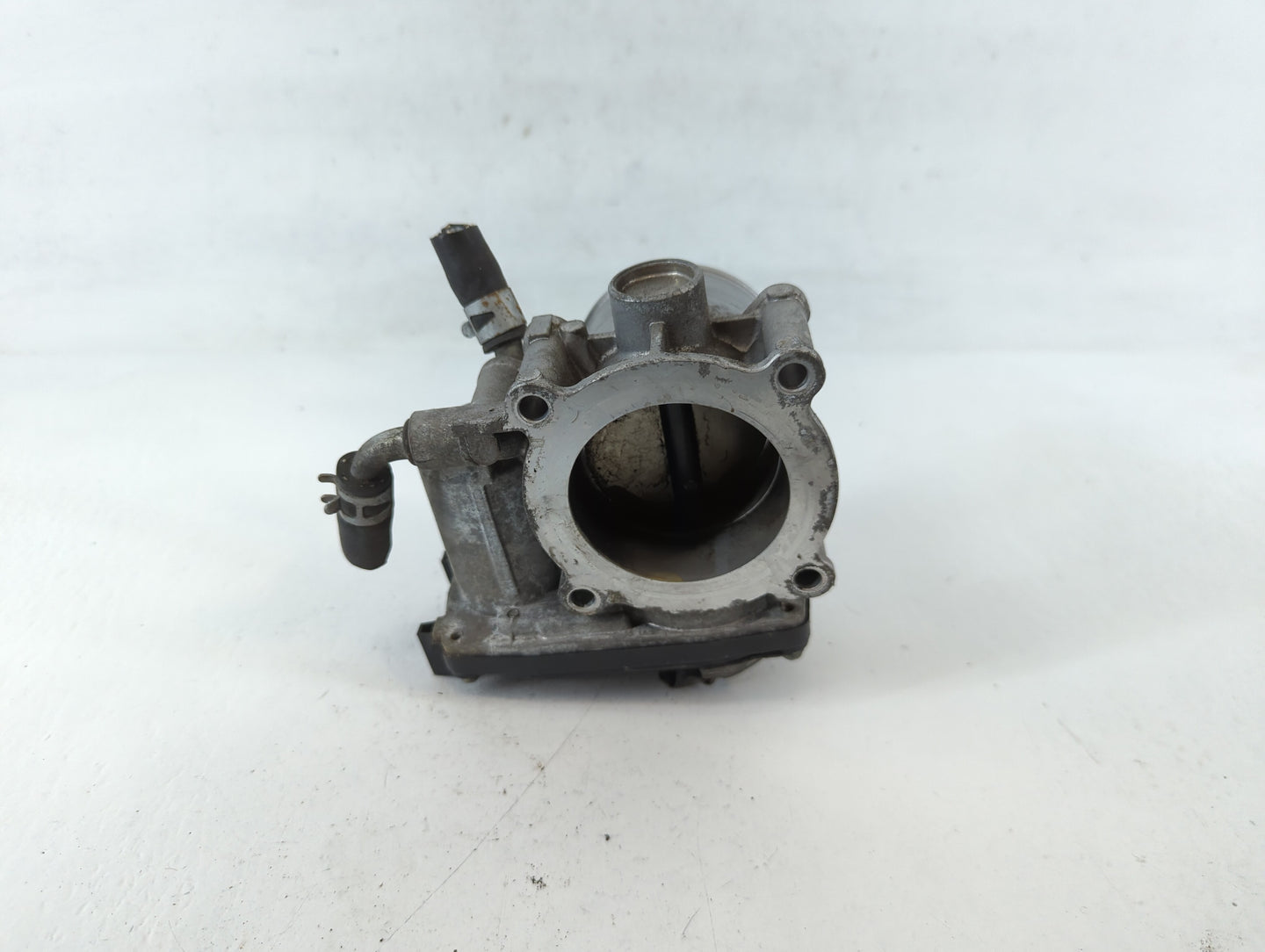 2013-2017 Mitsubishi Outlander Throttle Body Fits Fits 2013 2014 2015 2016 2017 OEM Used Auto Parts - Oemusedautoparts1.com