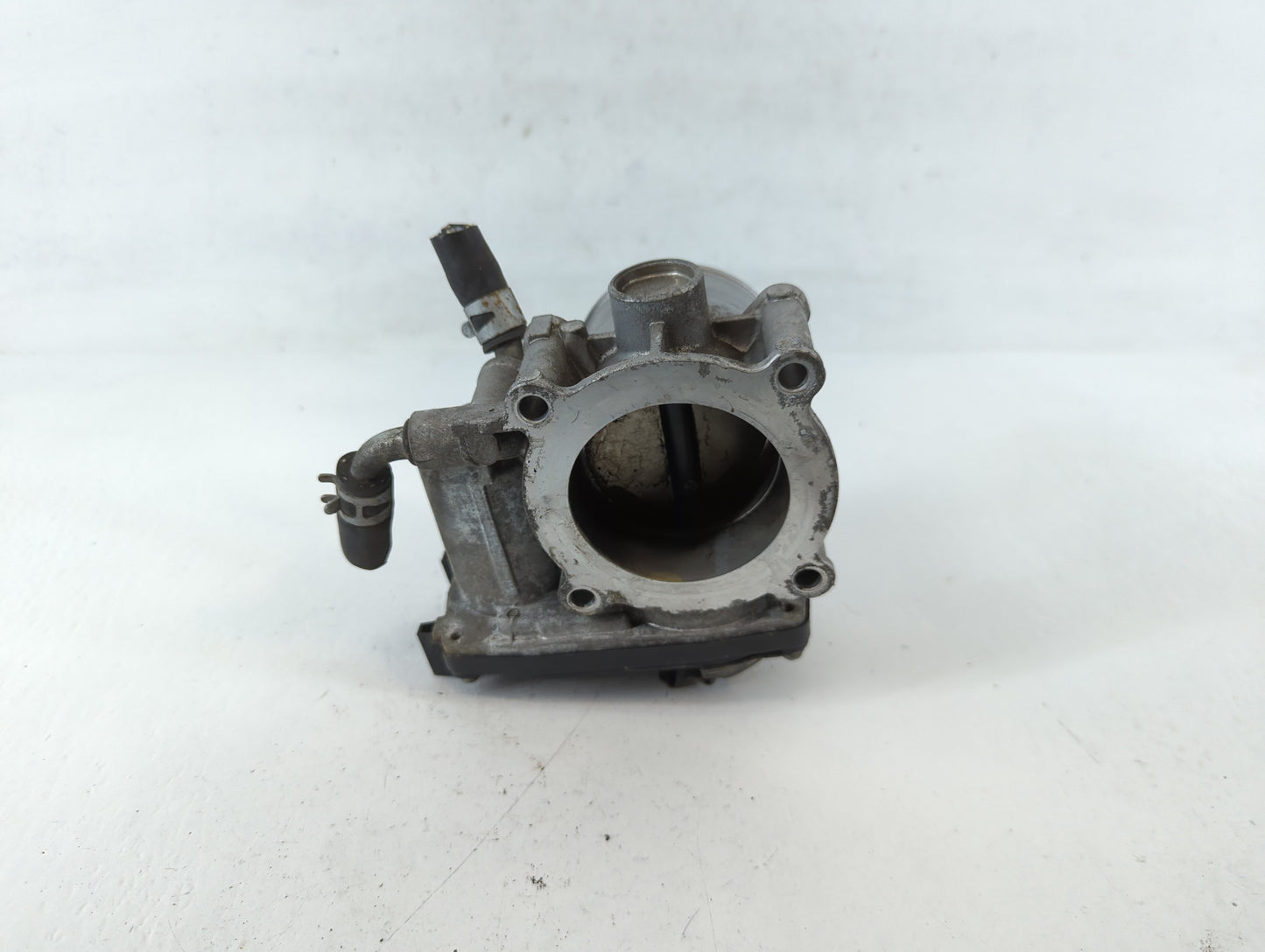 2013-2017 Mitsubishi Outlander Throttle Body Fits Fits 2013 2014 2015 2016 2017 OEM Used Auto Parts - Oemusedautoparts1.com