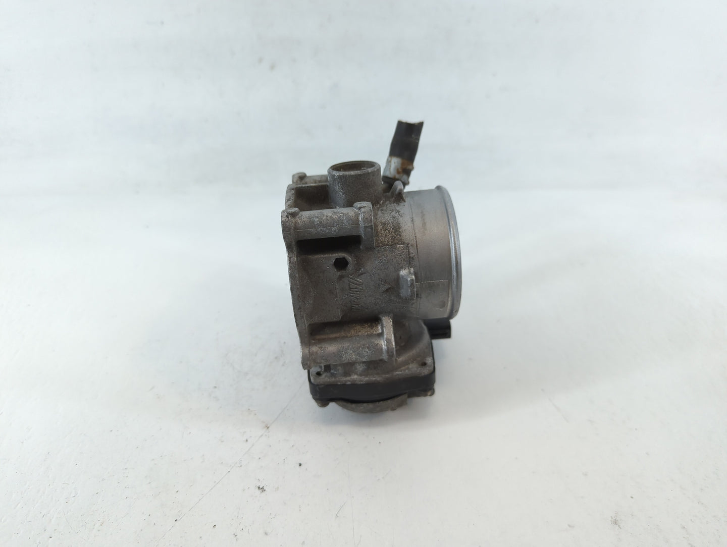 2013-2017 Mitsubishi Outlander Throttle Body Fits Fits 2013 2014 2015 2016 2017 OEM Used Auto Parts - Oemusedautoparts1.com