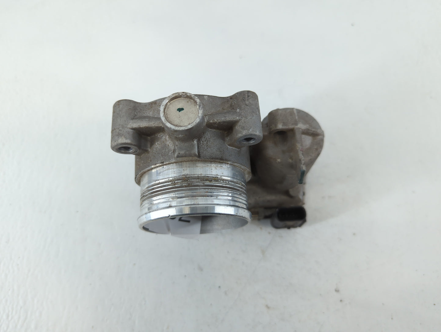 2014 Ford Focus Throttle Body P/N:ds7e-9f991-BB Fits OEM Used Auto Parts - Oemusedautoparts1.com