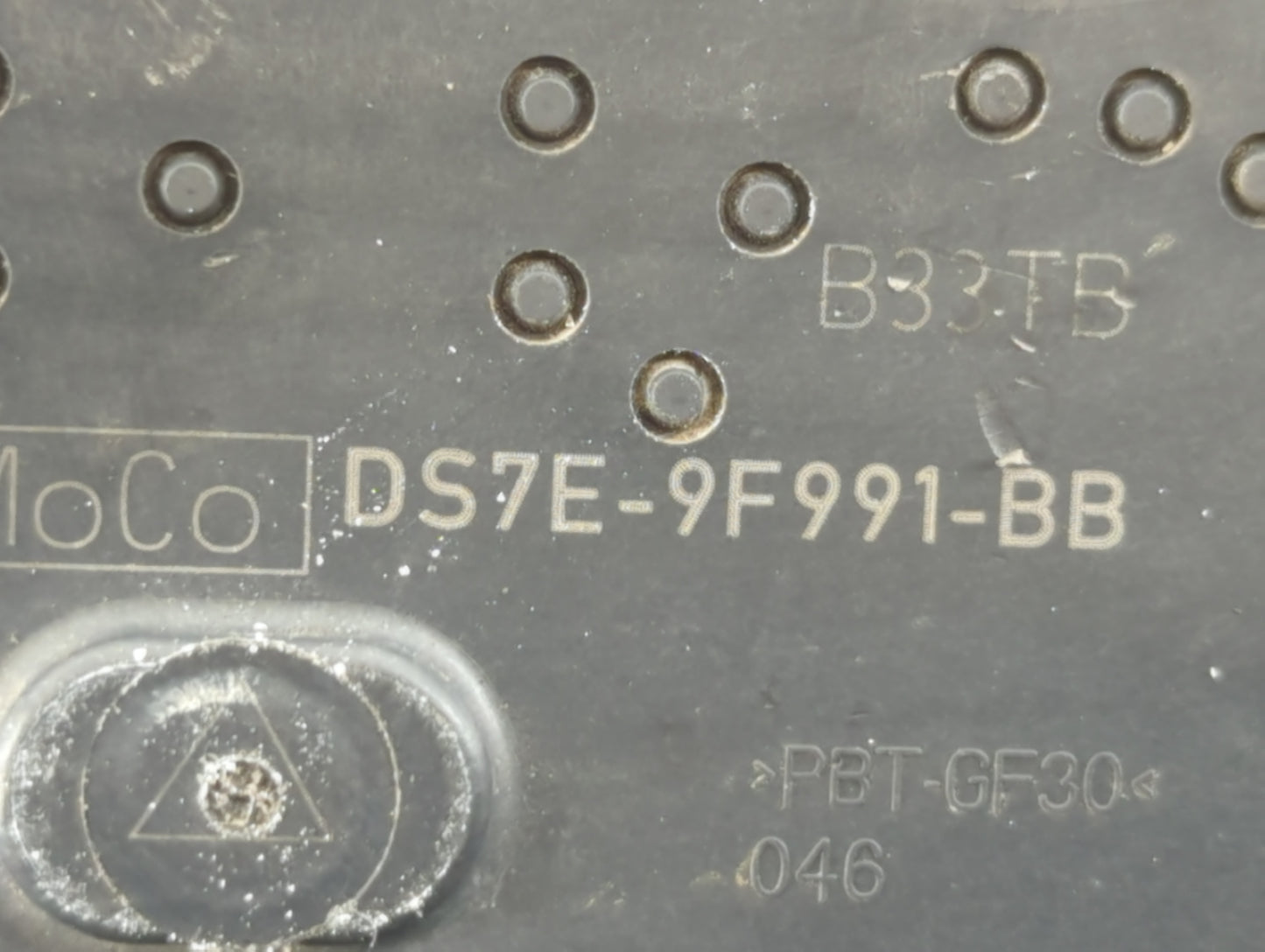 2014 Ford Focus Throttle Body P/N:ds7e-9f991-BB Fits OEM Used Auto Parts - Oemusedautoparts1.com