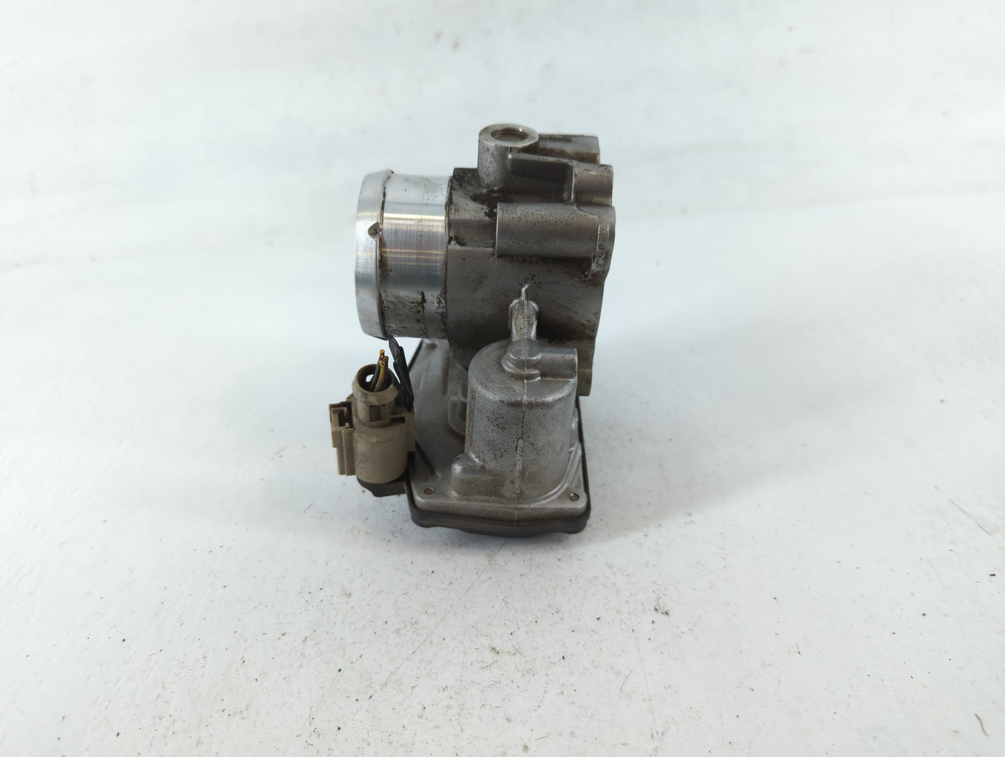 2014-2020 Ford Fusion Throttle Body P/N:DS7G-9F991-CA B17 314 5730 Fits Fits 2014 2015 2016 2017 2018 2019 2020 OEM Used Auto Parts - Oemusedautoparts1.com