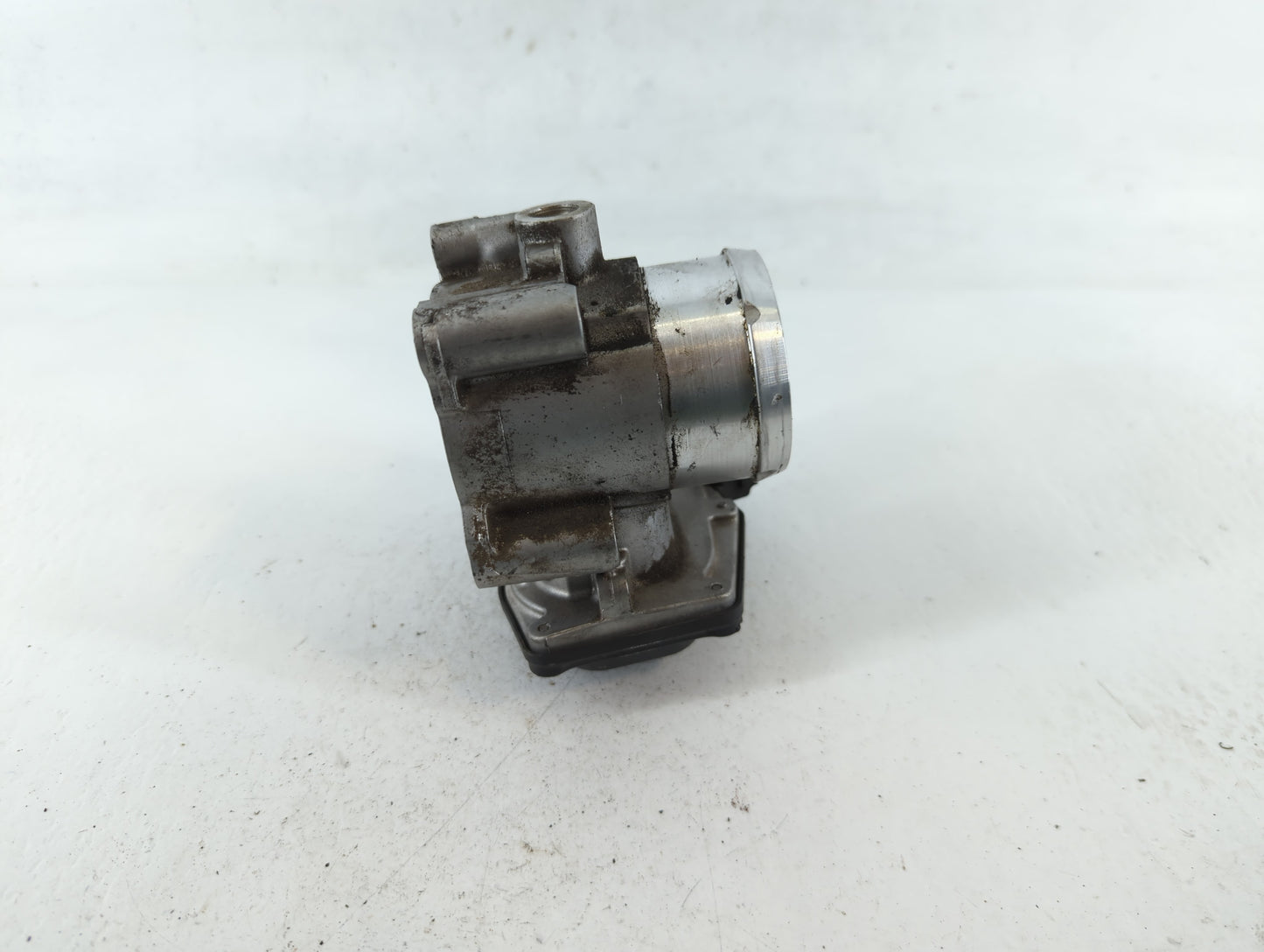 2014-2020 Ford Fusion Throttle Body P/N:DS7G-9F991-CA B17 314 5730 Fits Fits 2014 2015 2016 2017 2018 2019 2020 OEM Used Auto Parts - Oemusedautoparts1.com