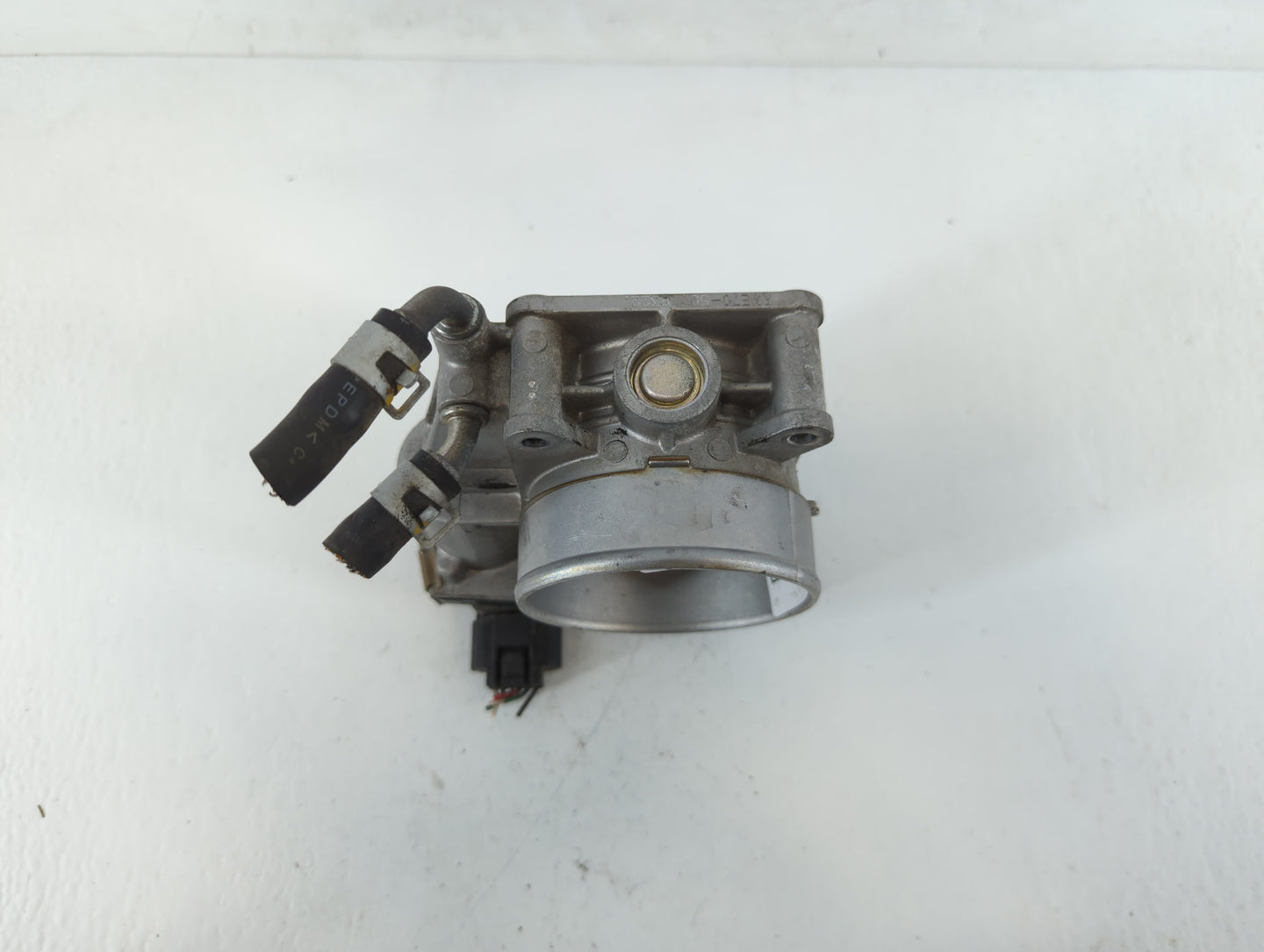 2015-2022 Nissan Murano Throttle Body P/N:8322 RME70-50 Fits Fits 2015 2016 2017 2018 2019 2020 2021 2022 OEM Used Auto Parts - Oemusedautoparts1.com