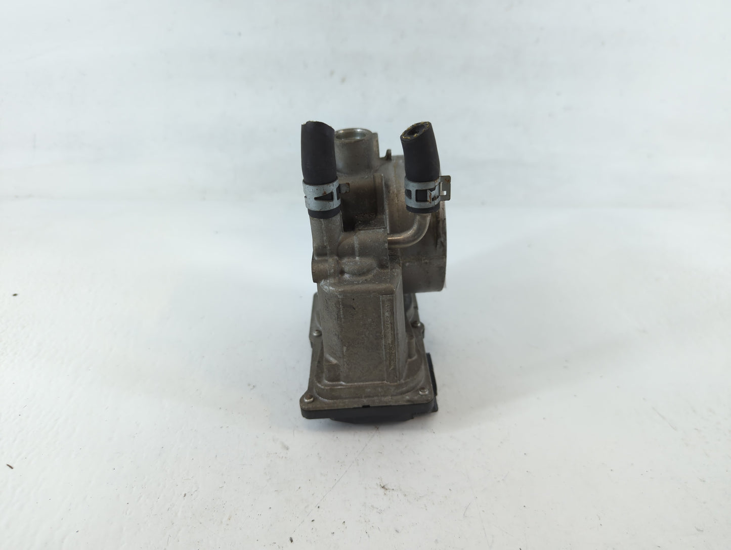 2007-2016 Toyota Sienna Throttle Body P/N:22030-0P050 Fits OEM Used Auto Parts - Oemusedautoparts1.com