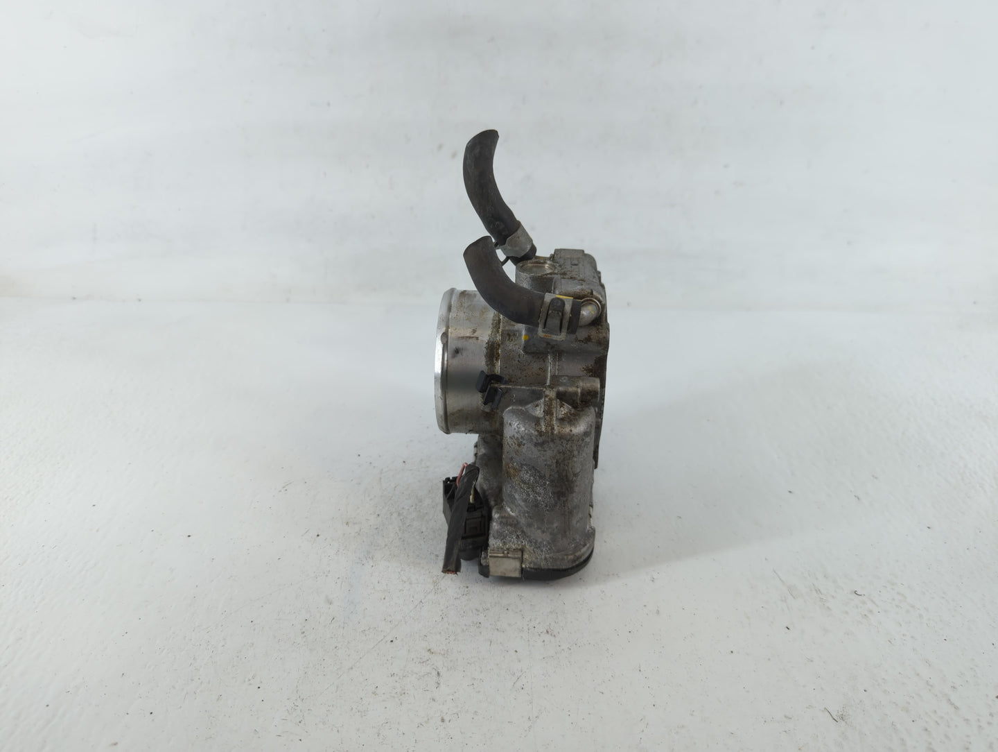 2019-2020 Hyundai Santa Fe Throttle Body P/N:35100-2G600 Fits Fits 2015 2016 2017 2018 2019 2020 2021 OEM Used Auto Parts - Oemusedautoparts1.com