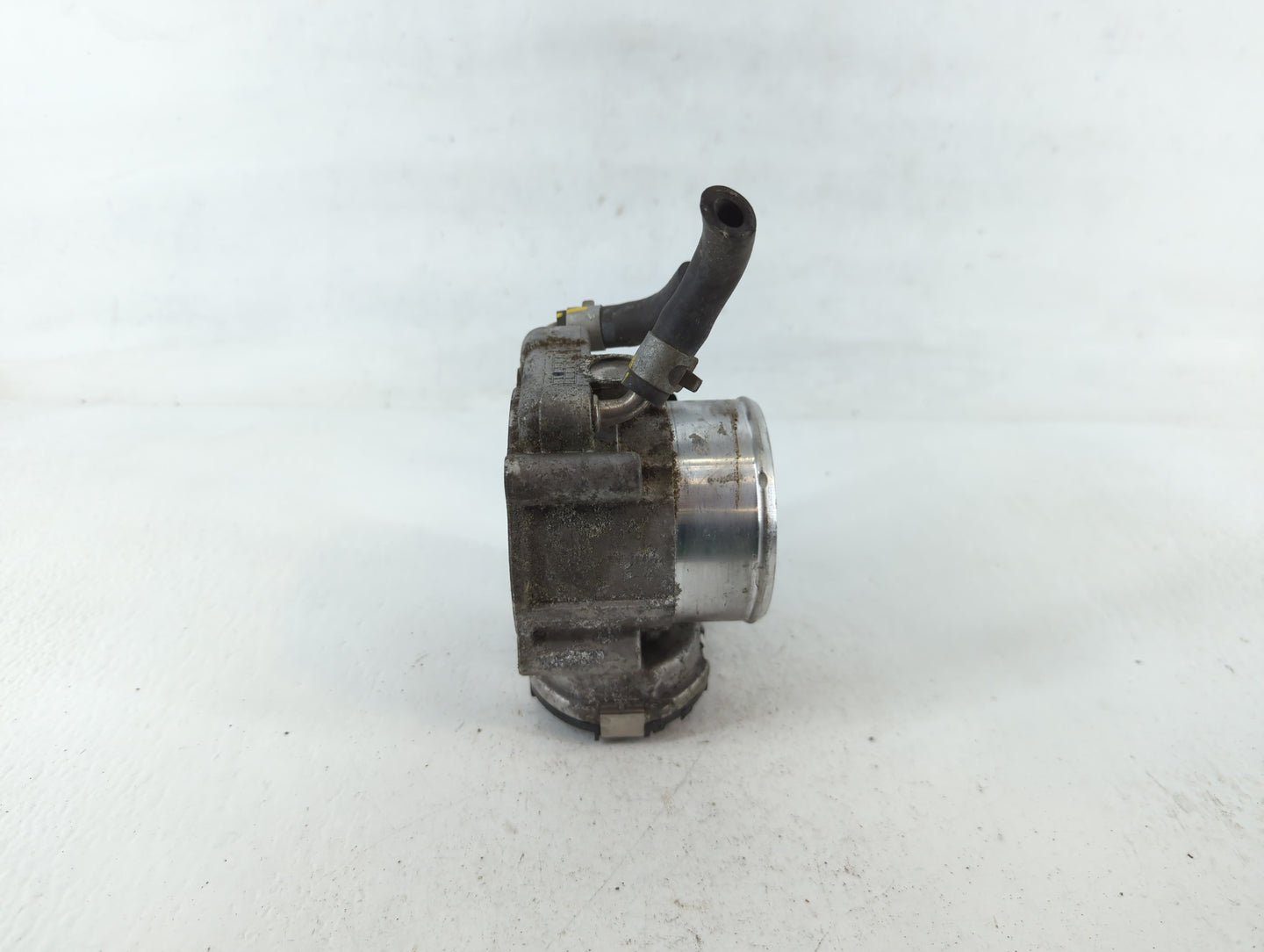 2019-2020 Hyundai Santa Fe Throttle Body P/N:35100-2G600 Fits Fits 2015 2016 2017 2018 2019 2020 2021 OEM Used Auto Parts - Oemusedautoparts1.com
