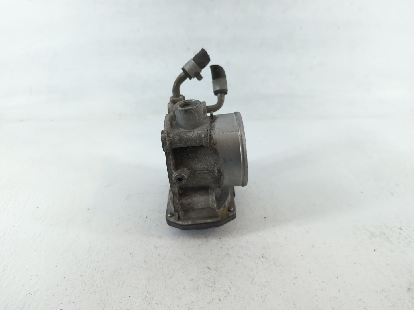 2011-2020 Hyundai Elantra Throttle Body P/N:35100-2E000 Fits Fits 2011 2012 2013 2014 2015 2016 2017 2018 2019 2020 2021 OEM Used Auto Parts - Oemusedautoparts1.com