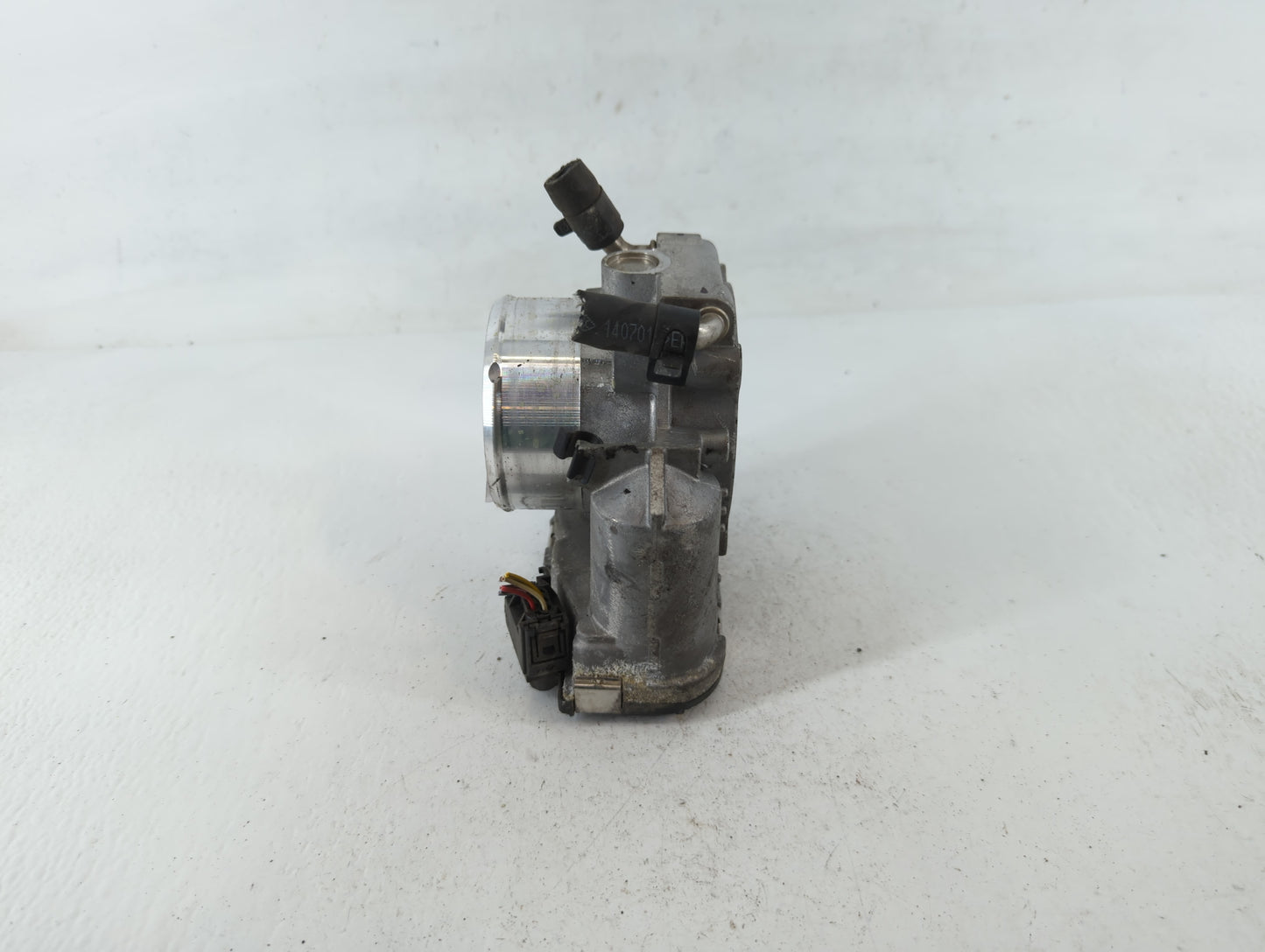 2011-2015 Kia Optima Throttle Body P/N:35100-2G700 Fits Fits 2011 2012 2013 2014 2015 2016 OEM Used Auto Parts - Oemusedautoparts1.com