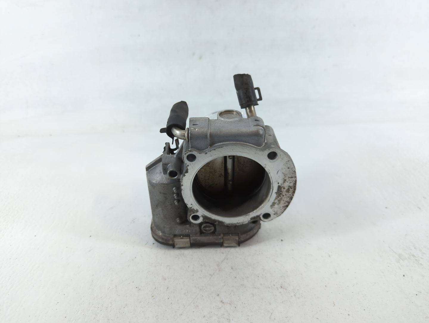 2011-2015 Kia Optima Throttle Body P/N:35100-2G700 Fits Fits 2011 2012 2013 2014 2015 2016 OEM Used Auto Parts - Oemusedautoparts1.com