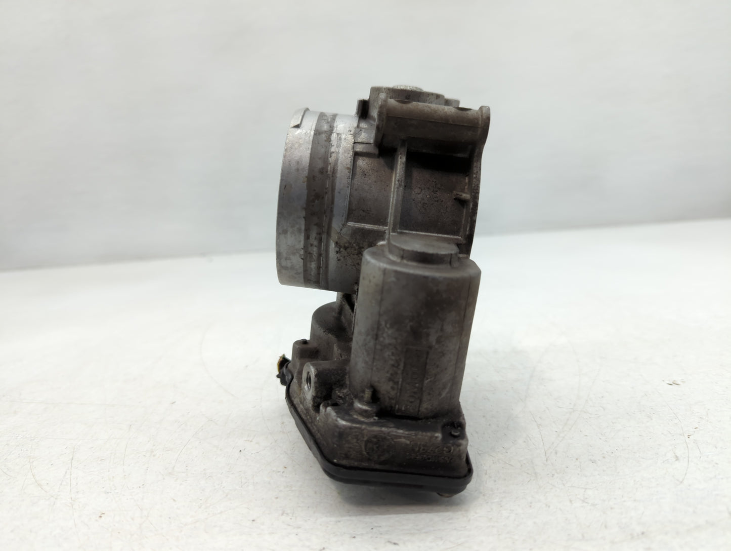 2011-2017 Ford Mustang Throttle Body P/N:2L1430B-0023 PBT-GF20-GS20 Fits Fits 2011 2012 2013 2014 2015 2016 2017 2018 2019 OEM Used Auto Parts - Oemusedautoparts1.com