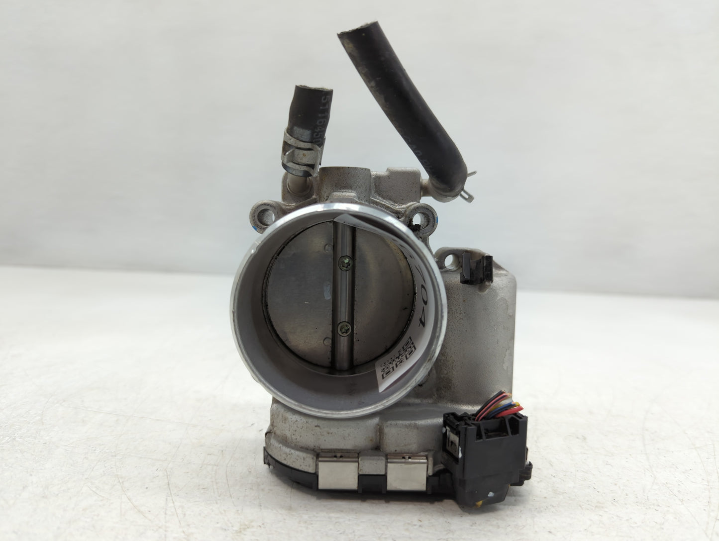 2015-2019 Hyundai Sonata Throttle Body P/N:35100-2G600 Fits Fits 2015 2016 2017 2018 2019 2020 2021 OEM Used Auto Parts - Oemusedautoparts1.com