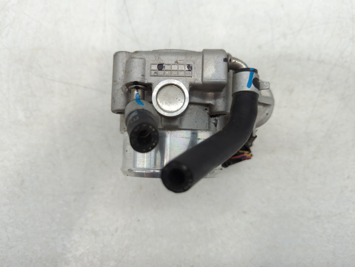 2015-2019 Hyundai Sonata Throttle Body P/N:35100-2G600 Fits Fits 2015 2016 2017 2018 2019 2020 2021 OEM Used Auto Parts - Oemusedautoparts1.com