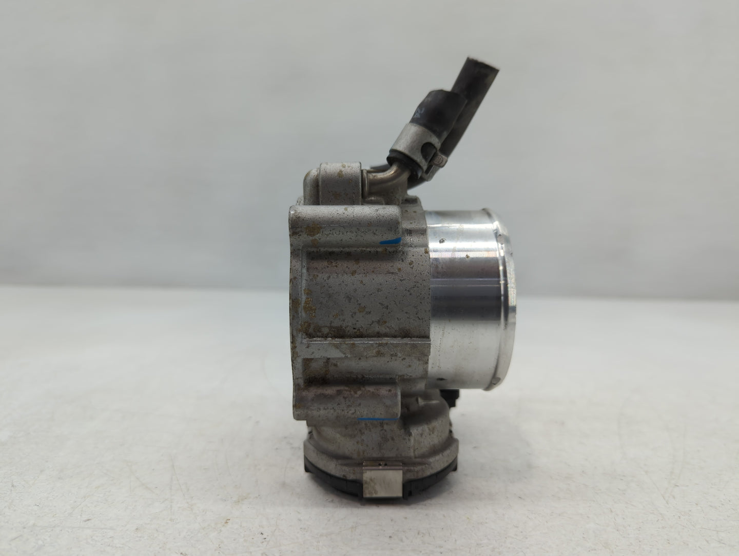 2015-2019 Hyundai Sonata Throttle Body P/N:35100-2G600 Fits Fits 2015 2016 2017 2018 2019 2020 2021 OEM Used Auto Parts - Oemusedautoparts1.com