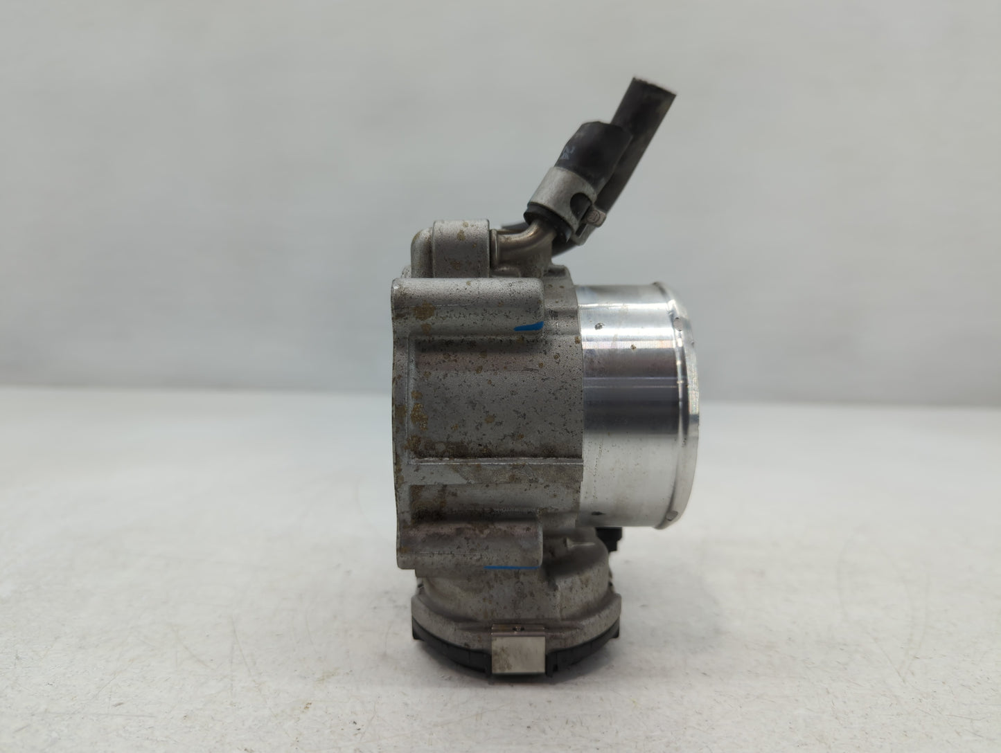 2015-2019 Hyundai Sonata Throttle Body P/N:35100-2G600 Fits Fits 2015 2016 2017 2018 2019 2020 2021 OEM Used Auto Parts - Oemusedautoparts1.com
