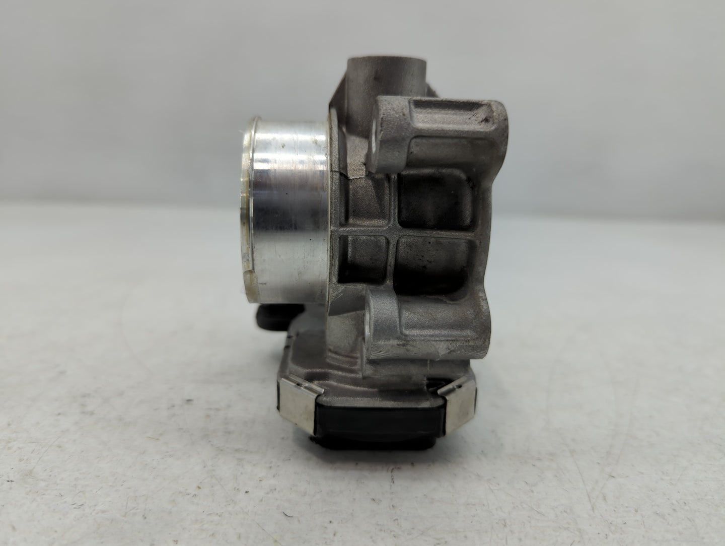 2016-2022 Chevrolet Spark Throttle Body P/N:72CJ21316B060412704589000 Fits Fits 2016 2017 2018 2019 2020 2021 2022 OEM Used Auto Parts - Oemusedautoparts1.com