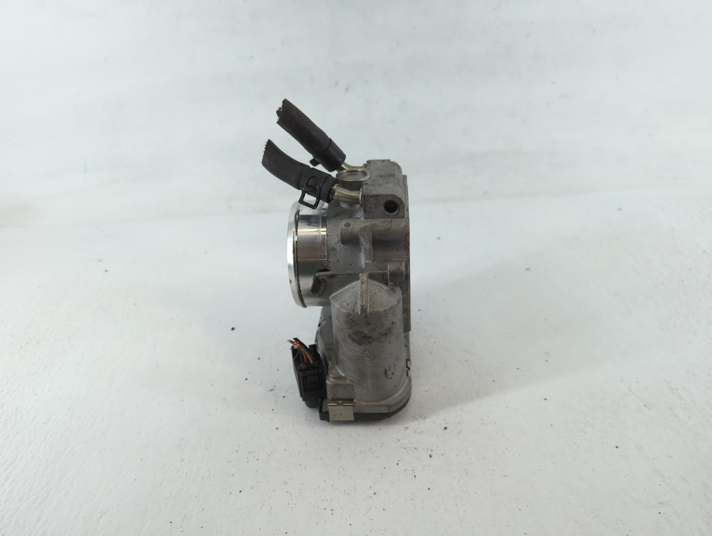 2011-2014 Hyundai Sonata Throttle Body Fits Fits 2011 2012 2013 2014 2015 2016 OEM Used Auto Parts - Oemusedautoparts1.com