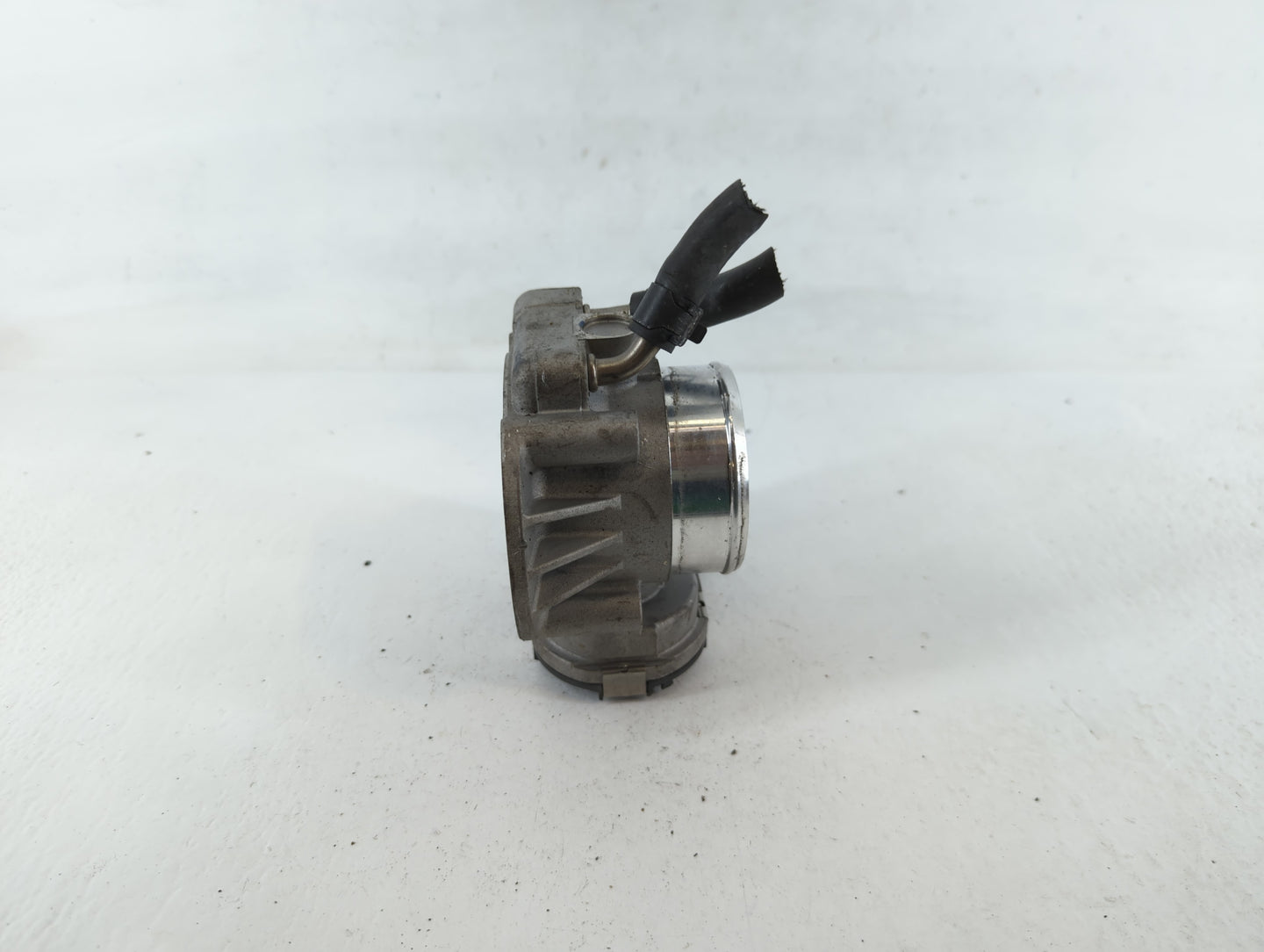 2011-2014 Hyundai Sonata Throttle Body Fits Fits 2011 2012 2013 2014 2015 2016 OEM Used Auto Parts - Oemusedautoparts1.com