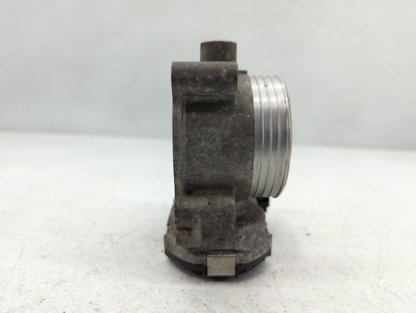 2009 Volvo V70 Throttle Body P/N:0 280 750 146 30711552 Fits Fits 2004 2005 2006 2007 2008 2010 2011 2012 2013 OEM Used Auto Parts - Oemusedautoparts1.com