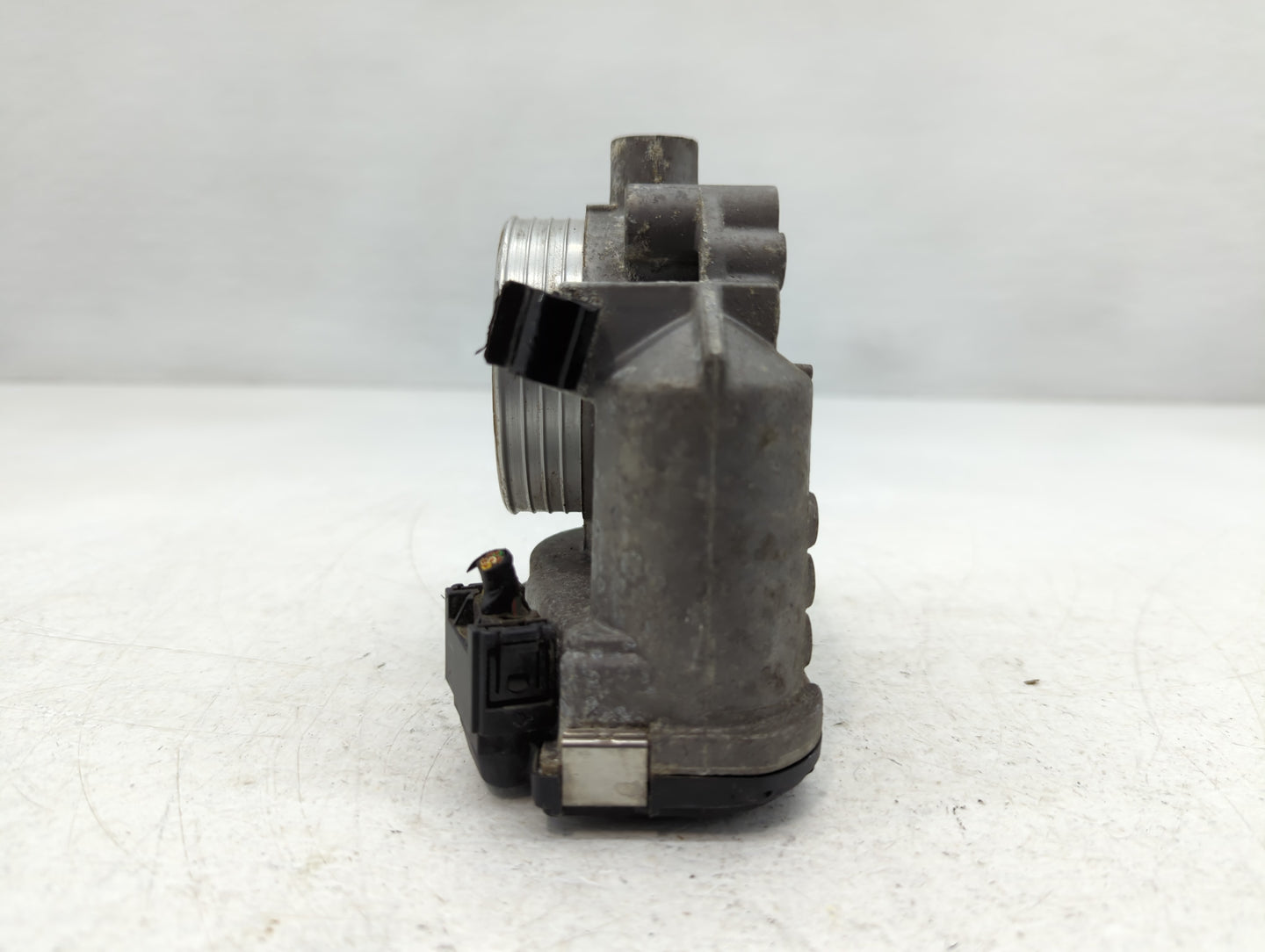 2009 Volvo V70 Throttle Body P/N:0 280 750 146 30711552 Fits Fits 2004 2005 2006 2007 2008 2010 2011 2012 2013 OEM Used Auto Parts - Oemusedautoparts1.com