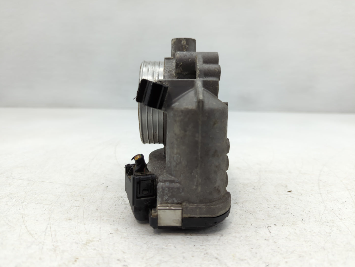 2009 Volvo V70 Throttle Body P/N:0 280 750 146 30711552 Fits Fits 2004 2005 2006 2007 2008 2010 2011 2012 2013 OEM Used Auto Parts - Oemusedautoparts1.com