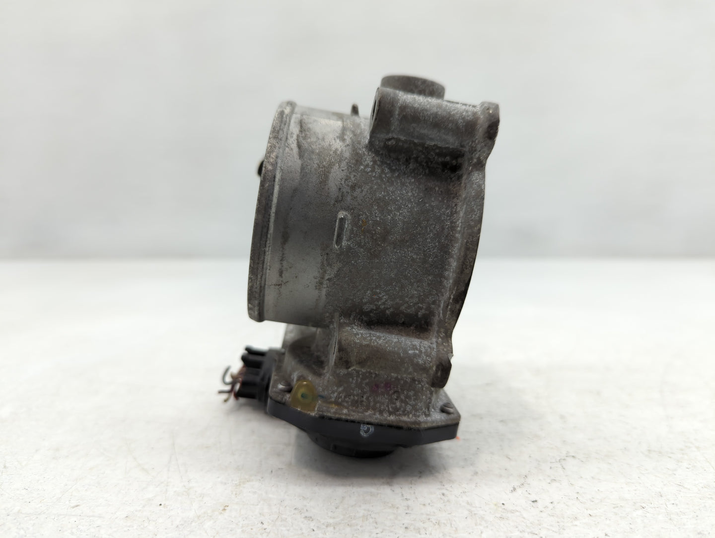 2016-2022 Toyota Tacoma Throttle Body P/N:22030-0P060 Fits Fits 2016 2017 2018 2019 2020 2021 2022 OEM Used Auto Parts - Oemusedautoparts1.com