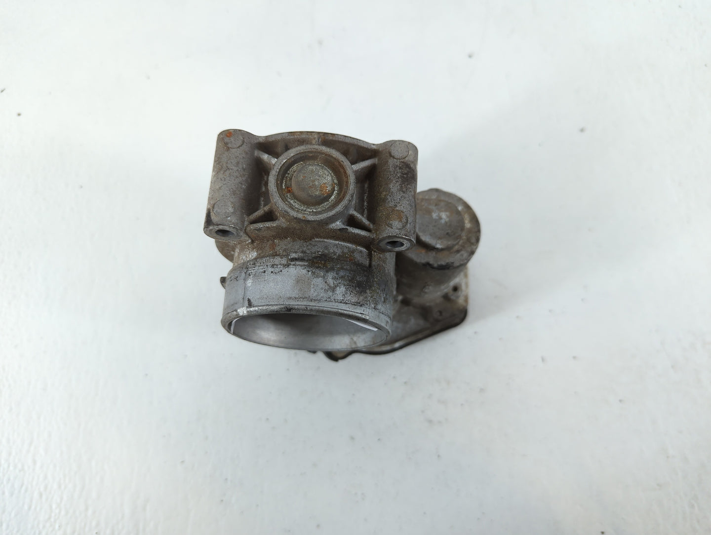 2010-2012 Ford Fusion Throttle Body P/N:9L8E-BC 100263000838 Fits Fits 2009 2010 2011 2012 OEM Used Auto Parts - Oemusedautoparts1.com