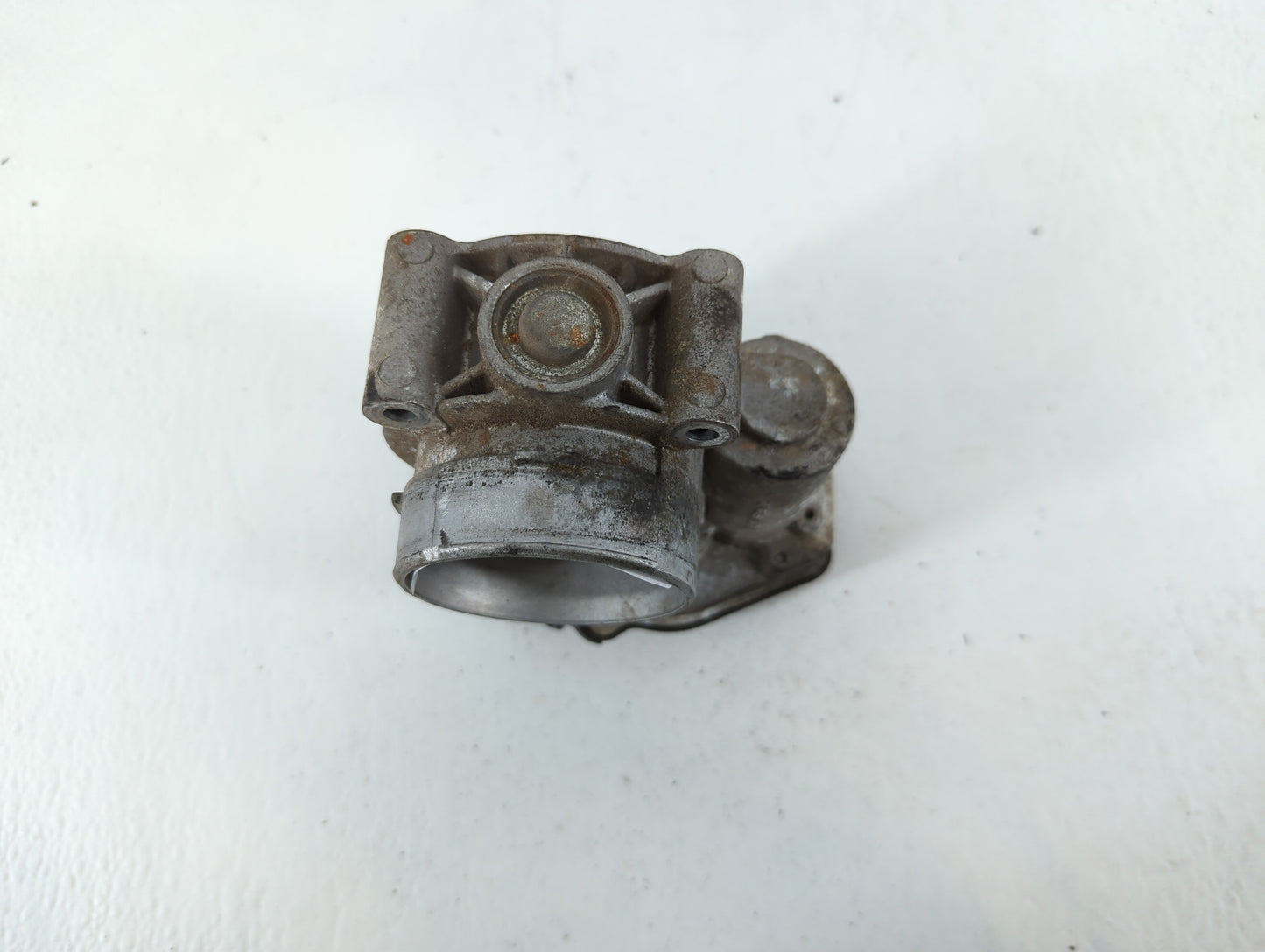 2010-2012 Ford Fusion Throttle Body P/N:9L8E-BC 100263000838 Fits Fits 2009 2010 2011 2012 OEM Used Auto Parts - Oemusedautoparts1.com