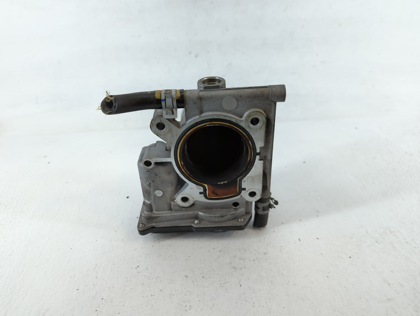 2006-2009 Ford Fusion Throttle Body P/N:6E5G-9F991-A Fits Fits 2006 2007 2008 2009 OEM Used Auto Parts - Oemusedautoparts1.com