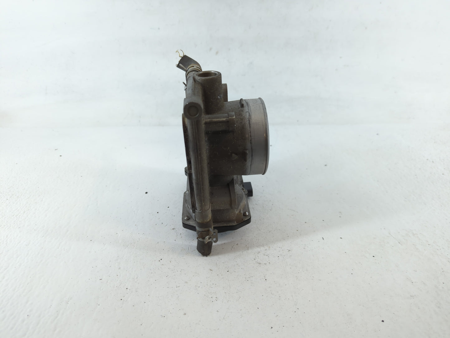 2006-2009 Ford Fusion Throttle Body P/N:6E5G-9F991-A Fits Fits 2006 2007 2008 2009 OEM Used Auto Parts - Oemusedautoparts1.com