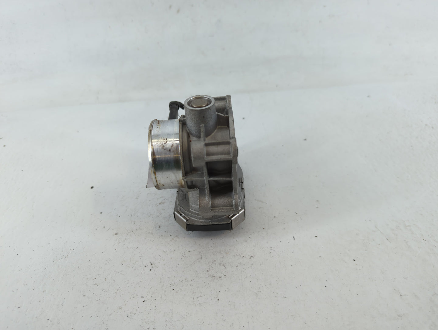 2016-2022 Chevrolet Spark Throttle Body P/N:12673014 Fits Fits 2016 2017 2018 2019 2020 2021 2022 OEM Used Auto Parts - Oemusedautoparts1.com