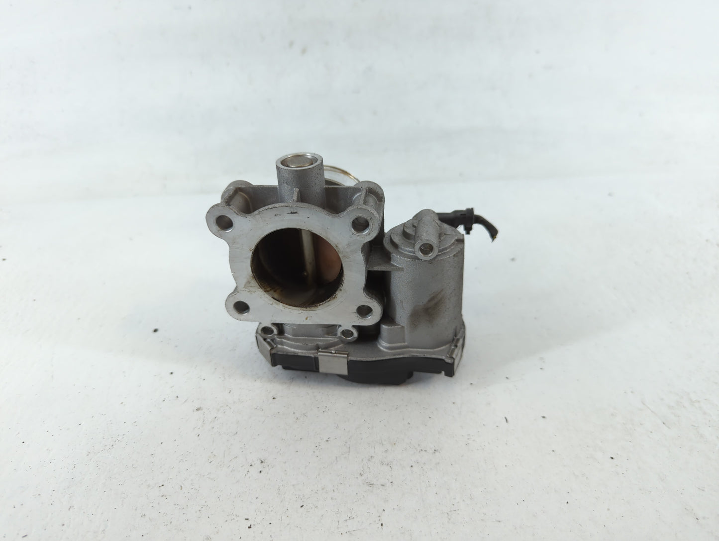 2016-2022 Chevrolet Spark Throttle Body P/N:12673014 Fits Fits 2016 2017 2018 2019 2020 2021 2022 OEM Used Auto Parts - Oemusedautoparts1.com