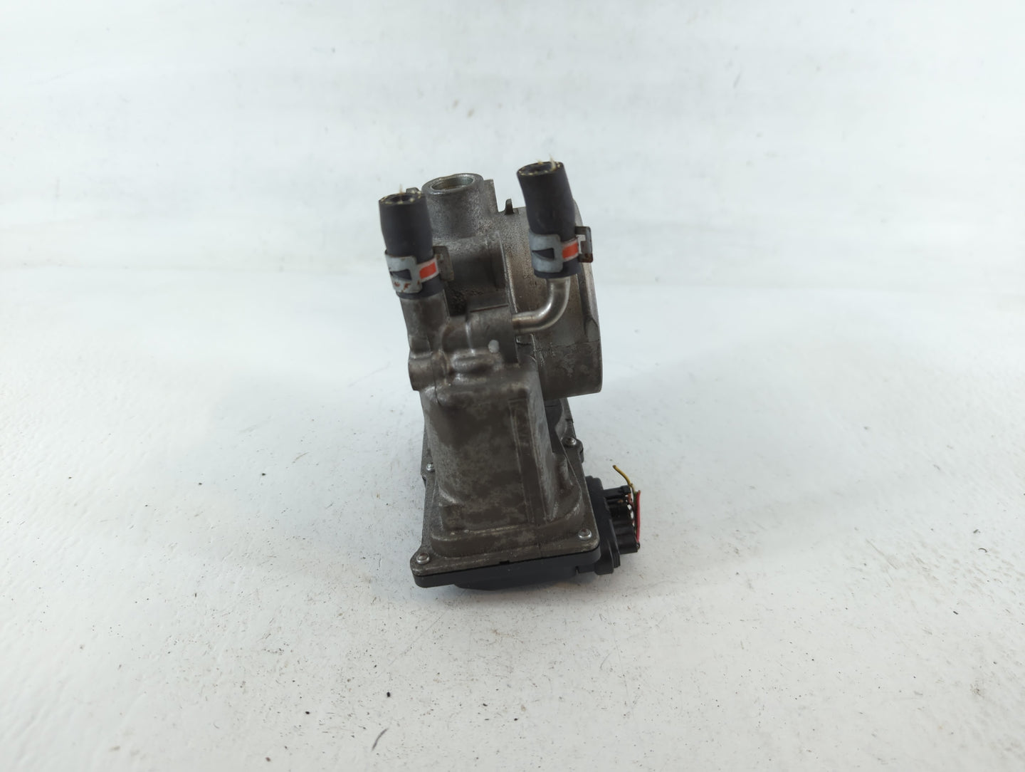 2007-2017 Toyota Camry Throttle Body P/N:22030-0P050 Fits OEM Used Auto Parts - Oemusedautoparts1.com