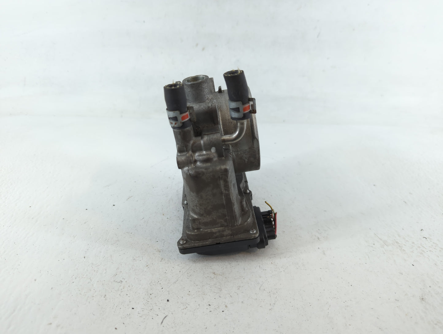 2007-2017 Toyota Camry Throttle Body P/N:22030-0P050 Fits OEM Used Auto Parts - Oemusedautoparts1.com