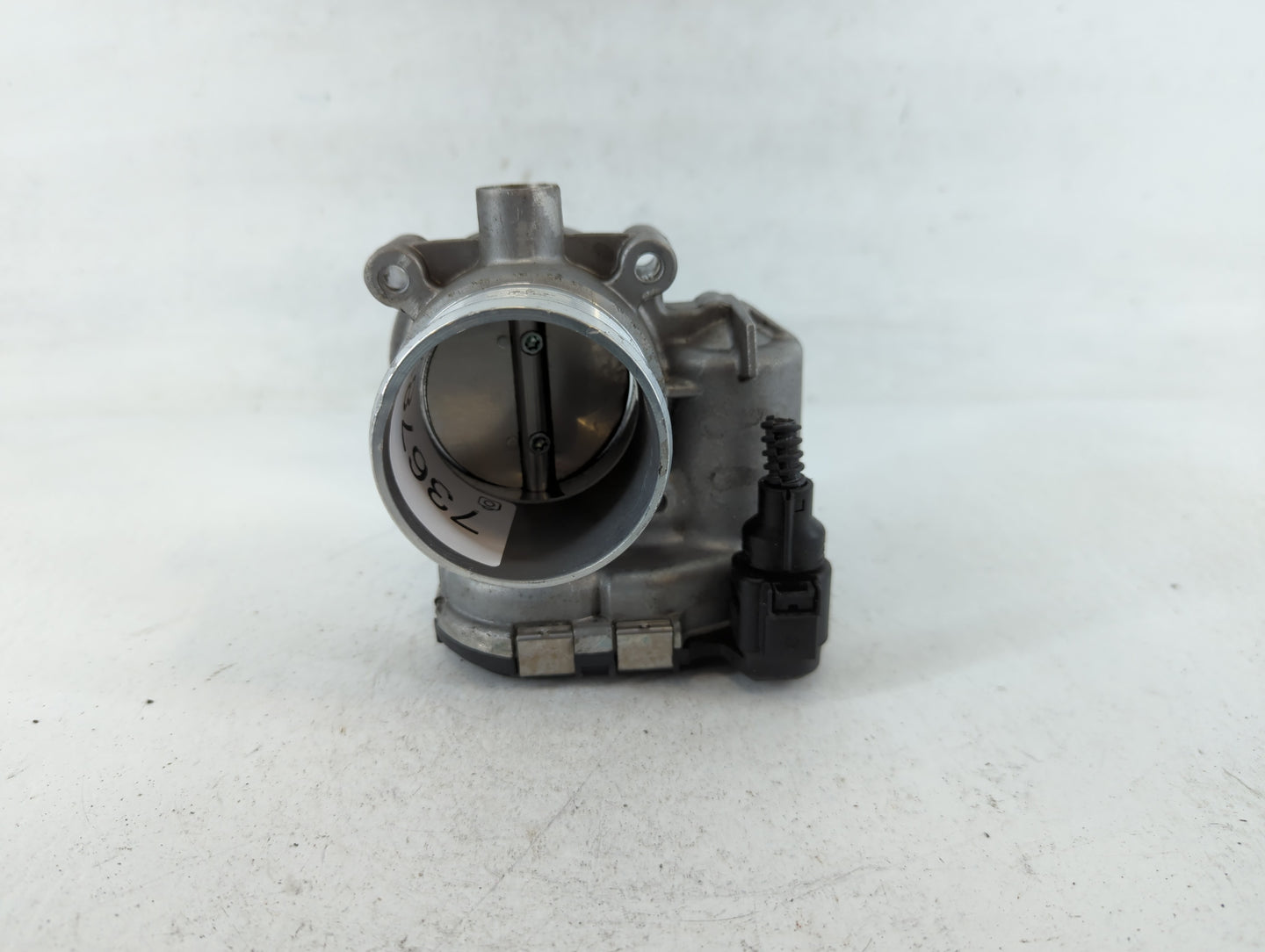 2014-2017 Volkswagen Jetta Throttle Body P/N:06K 133 062 E Fits Fits 2014 2015 2016 2017 OEM Used Auto Parts - Oemusedautoparts1.com