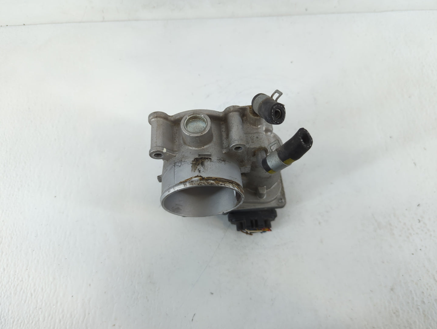 2011-2020 Hyundai Elantra Throttle Body P/N:35100-2E000 Fits Fits 2011 2012 2013 2014 2015 2016 2017 2018 2019 2020 2021 OEM Used Auto Parts - Oemusedautoparts1.com