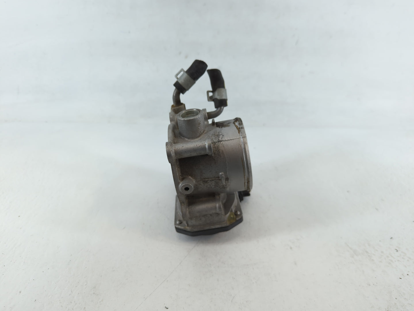 2011-2020 Hyundai Elantra Throttle Body P/N:35100-2E000 Fits Fits 2011 2012 2013 2014 2015 2016 2017 2018 2019 2020 2021 OEM Used Auto Parts - Oemusedautoparts1.com