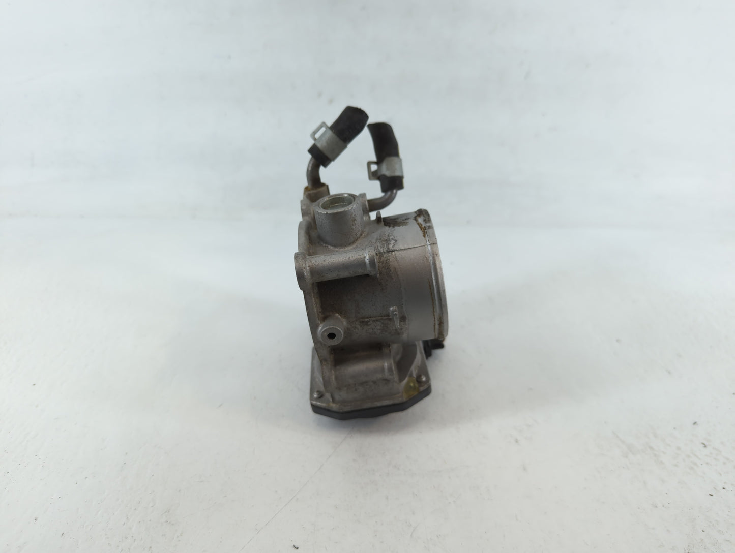 2011-2020 Hyundai Elantra Throttle Body P/N:35100-2E000 Fits Fits 2011 2012 2013 2014 2015 2016 2017 2018 2019 2020 2021 OEM Used Auto Parts - Oemusedautoparts1.com