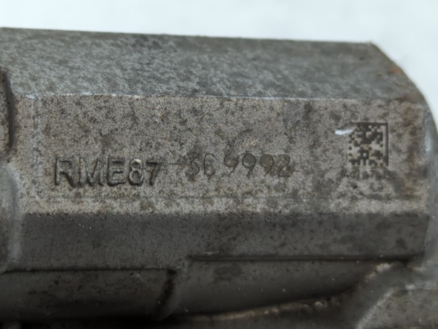 2009-2014 Gmc Yukon Xl 1500 Throttle Body P/N:RME87-3C9992 Fits Fits 2009 2010 2011 2012 2013 2014 2015 OEM Used Auto Parts - Oemusedautoparts1.com