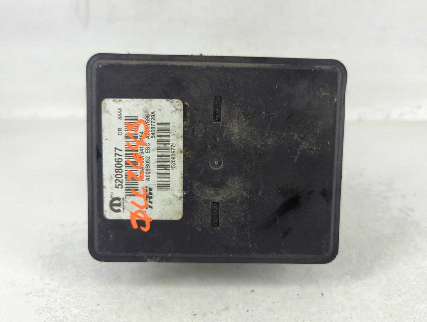 2015-2021 Jeep Renegade Throttle Body P/N:52080677 Fits Fits 2014 2015 2016 2017 2018 2019 2020 2021 2022 OEM Used Auto Parts - Oemusedautoparts1.com