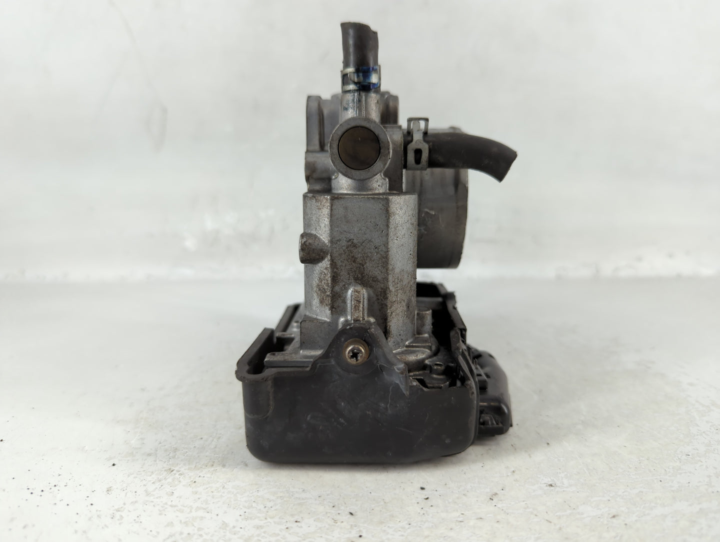 2013-2017 Honda Accord Throttle Body P/N:U170932 GMF4A Fits Fits 2013 2014 2015 2016 2017 2018 2019 2020 2021 2022 OEM Used Auto Parts - Oemusedautoparts1.com