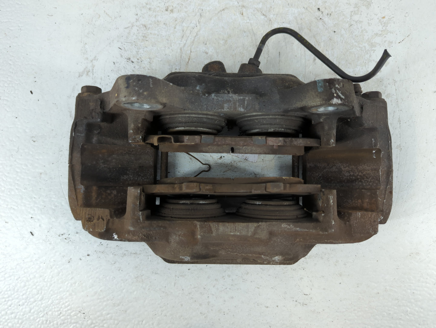 2016 Toyota Tacoma Throttle Body P/N:35100-2G700 Fits OEM Used Auto Parts - Oemusedautoparts1.com