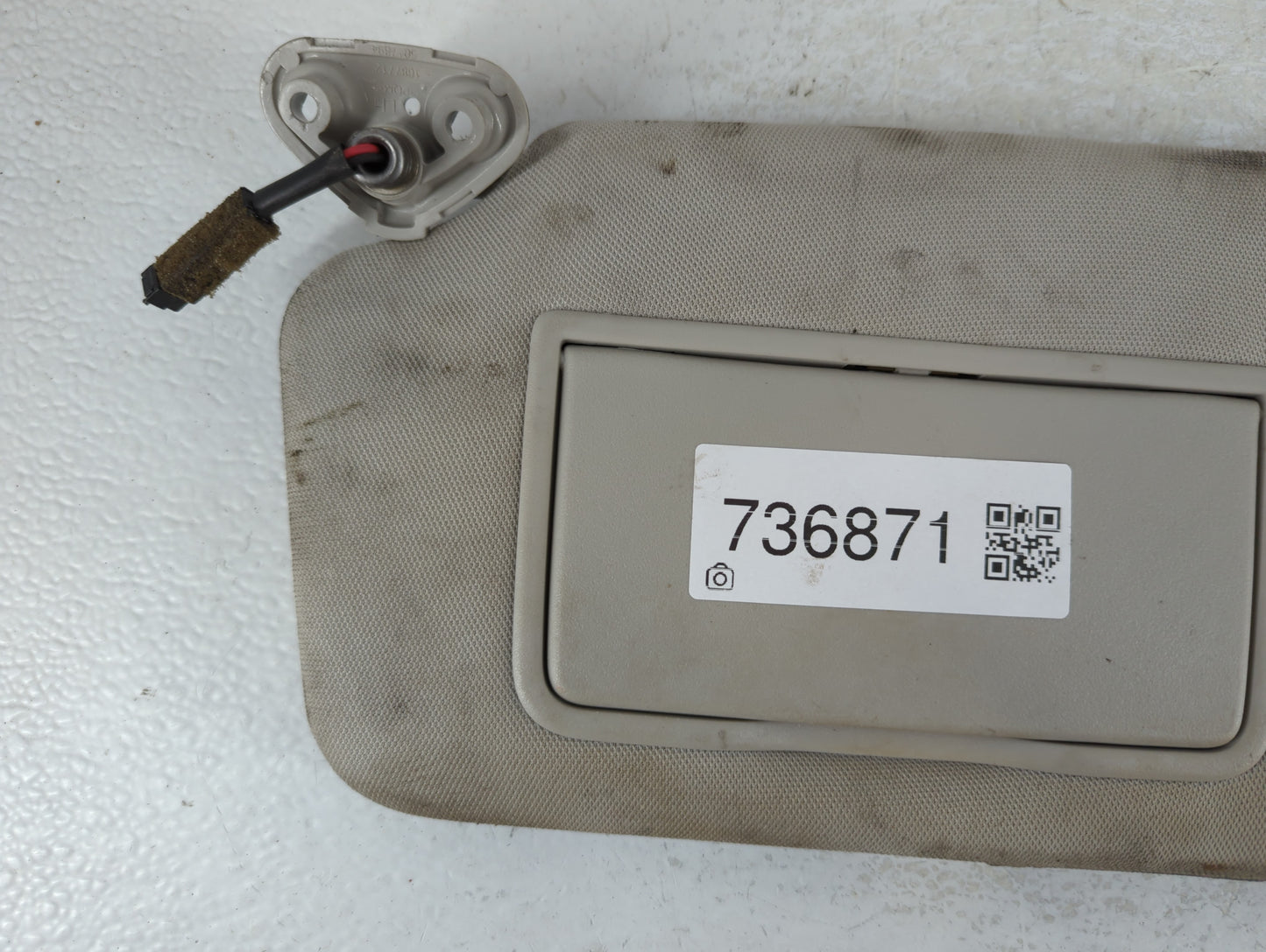 2010 Subaru Outback Sun Visor Shade Replacement Driver Left Mirror Fits OEM Used Auto Parts - Oemusedautoparts1.com