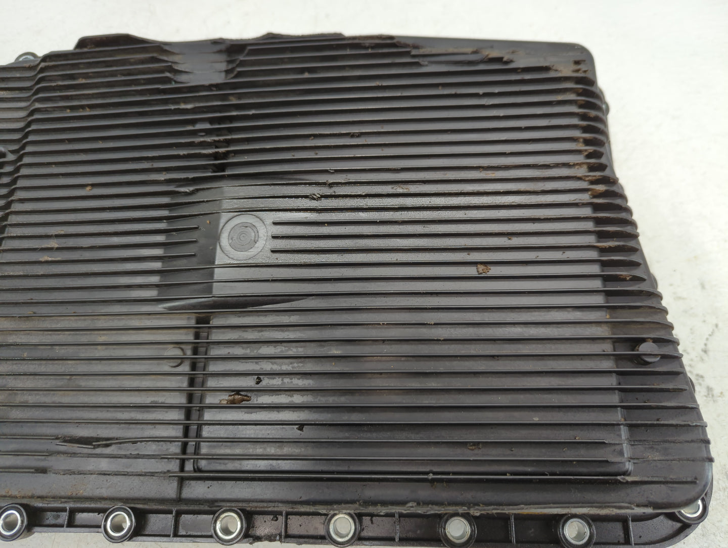 2004 Maserati Quattroporte Engine Oil Pan P/N:420077581 ZL201420077581.4 Fits OEM Used Auto Parts - Oemusedautoparts1.com