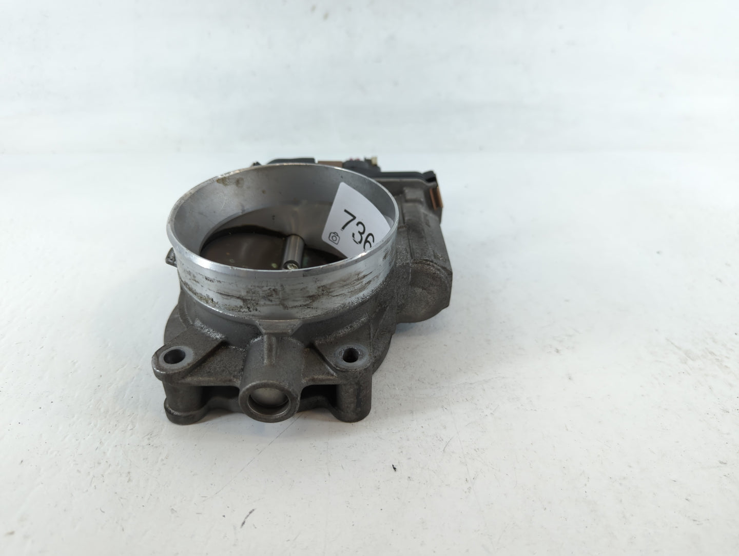2012 Chevrolet Avalanche 1500 Throttle Body P/N:RME87-3C9992 Fits Fits 2009 2010 2011 2013 2014 2015 OEM Used Auto Parts - Oemusedautoparts1.com